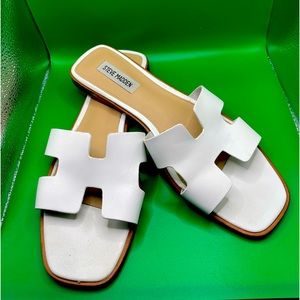 STEVE MADDEN • Hawthorne White Leather Sandals Slides, slightly used